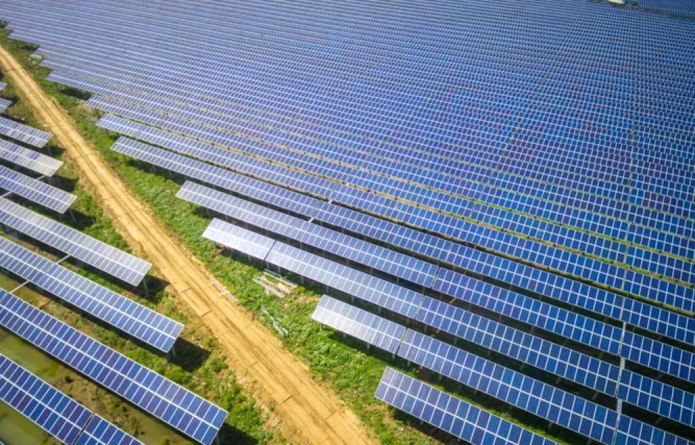 Deal signed for $370m Victorian solar farm and battery project, to be built and operated by the state, completion date extended to 2027article image