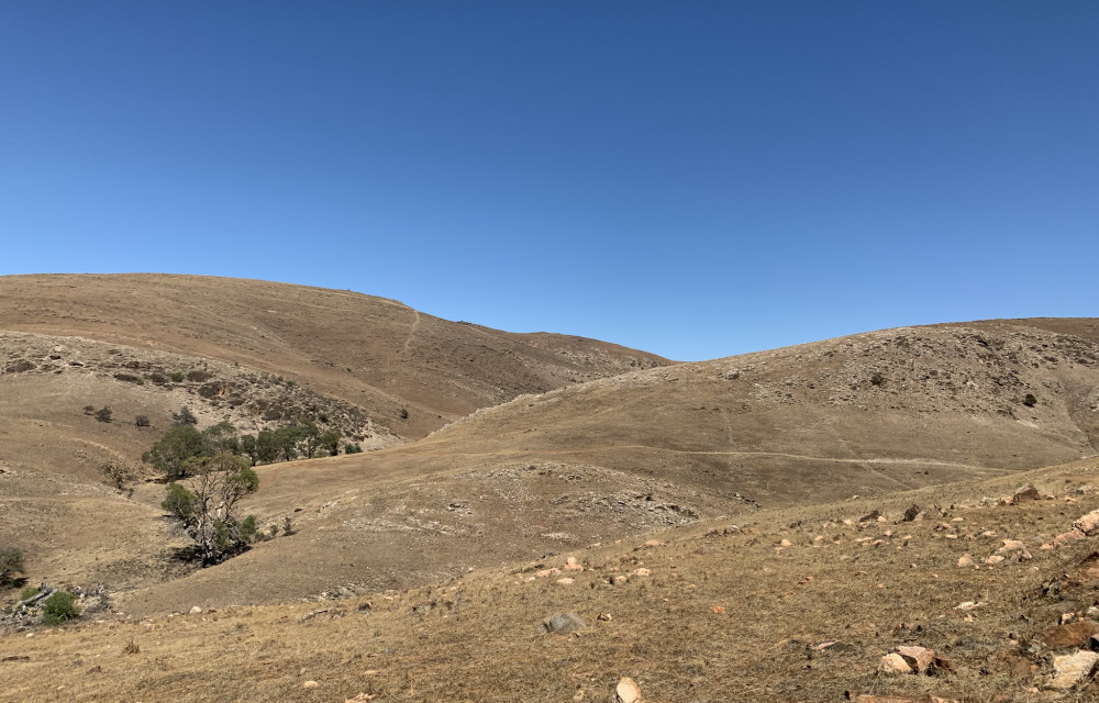 Component deliveries are expected to begin in the few months of 2027, with full commissioning scheduled for the end of that year.